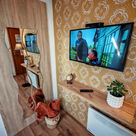 Relic בית הארחה